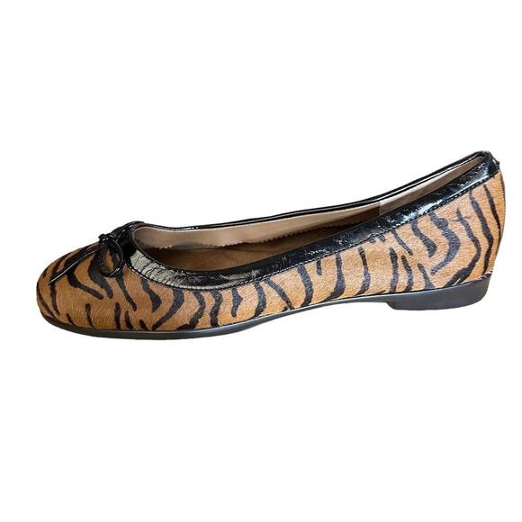 NWOT Aerosoles Women's Tiger Print Ballet Flats Size 9 Brown Slip-On - Picture 3 of 9